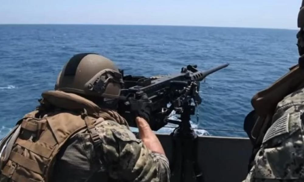 Mark VI: «Θερίζοντας» στόχους με πολυβόλα από περιπολικά σκάφη στον Κόλπο (βίντεο)